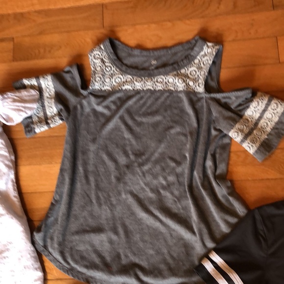 Cold shoulder lot - Picture 3 of 12